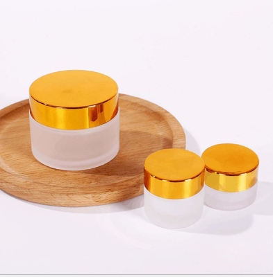 la lotion 30ml a givré le pot en verre avec le couvercle en aluminium aucune fuite
