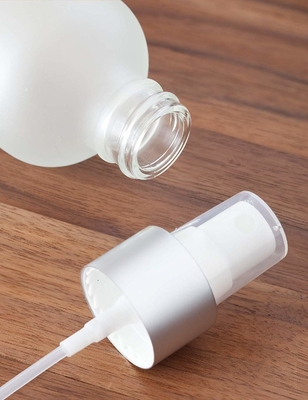Conteneurs cosmétiques de bouteille de jet de l'ANIMAL FAMILIER 50ml avec la pompe de 24MM