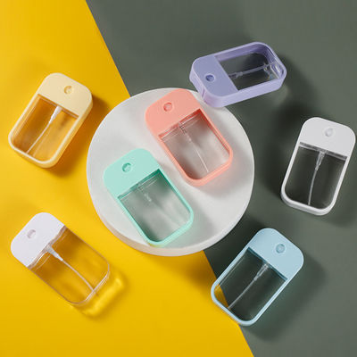 pulvérisateur en plastique de pompe de brume de carte de crédit 45ml pour le blanc vert rose liquide